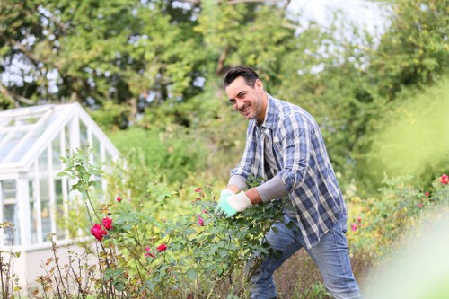 Service liability and cancellation terms for gardeners